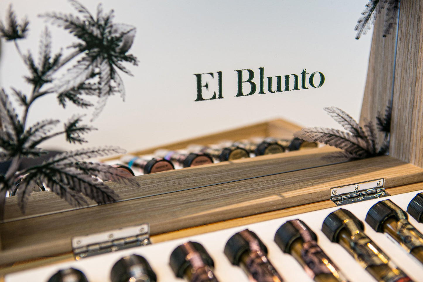 El Blunto White Wood Humidor (Empty)