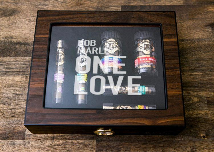 Limited Edition: El Blunto x One Love Bob Marley Tribute Humidor (empty)